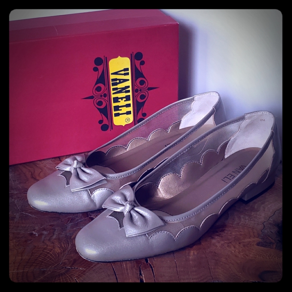 Size 8 M Vaneli Florice Flats in Opal Pearl w/ Box